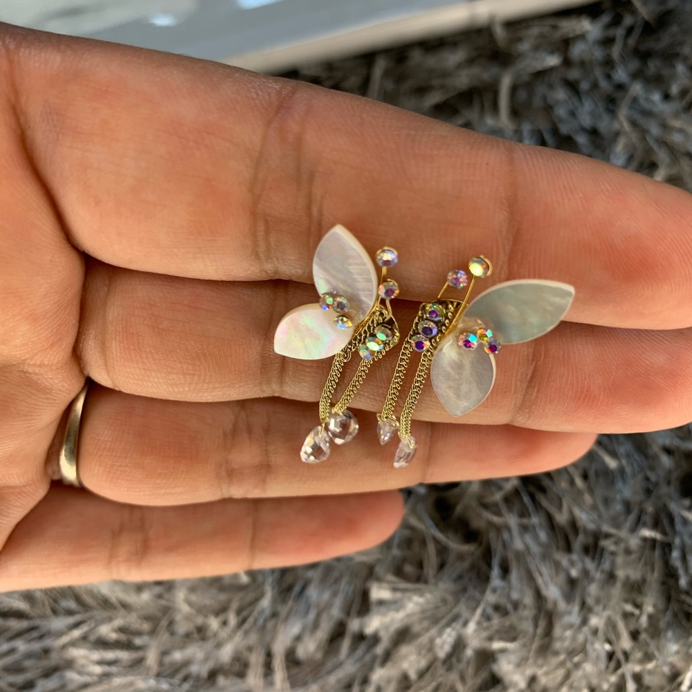 Needle style shell butterfly tassel earrings - Picture 7 of 12